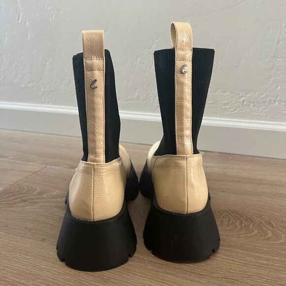 NEW Sam Edelman Circus Leslie Chunky Lug Sole Cream Patent Faux Leather Booties - Picture 5 of 11